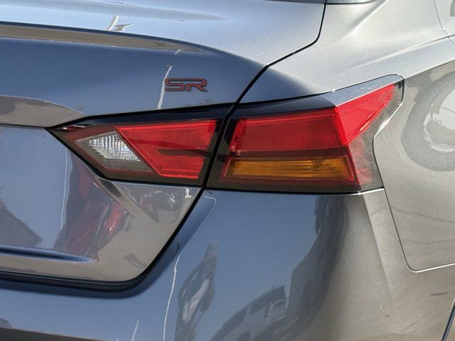 Used 2024 Nissan Altima 2.5 SR FWD image 7