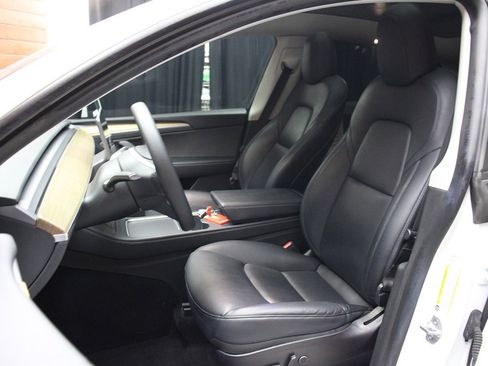 Used 2023 Tesla Model Y 2WD image 24