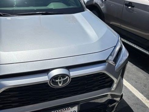 Used 2025 Toyota RAV4 SE w/ Convenience Package AWD/4WD image 5