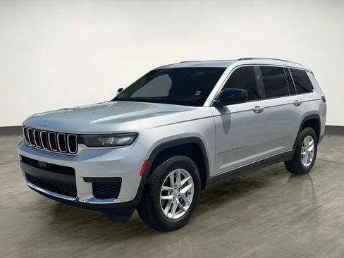 Used 2021 Jeep Grand Cherokee L Laredo w/ Luxury Tech Group I RWD image 1
