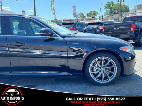 Used 2019 Alfa Romeo Giulia AWD image 5