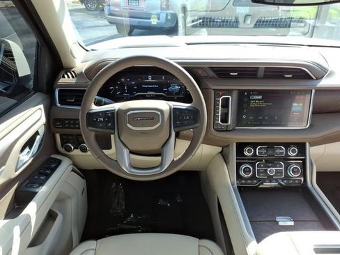 Used 2023 GMC Yukon XL Denali AWD/4WD image 22