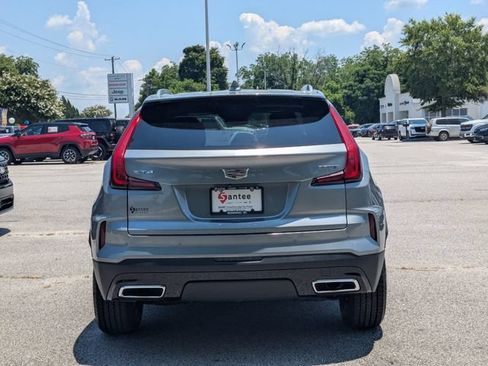 Used 2025 Cadillac XT4 Premium Luxury FWD image 4