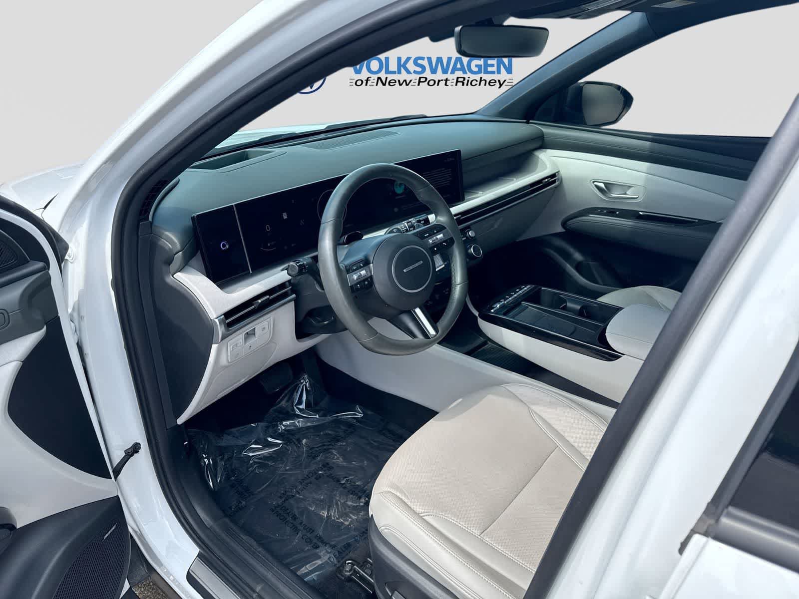 Used 2025 Hyundai Tucson Limited FWD image 10