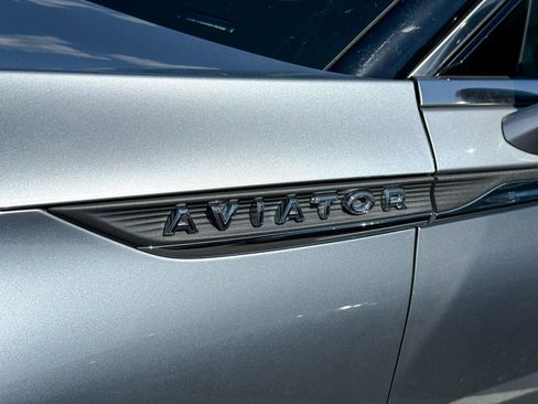 Used 2023 Lincoln Aviator Reserve w/ Equipment Group 201A AWD/4WD image 8