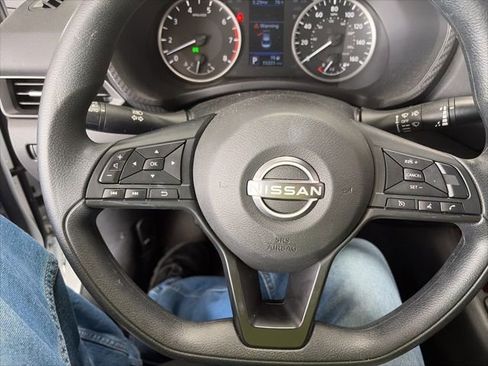 Used 2025 Nissan Sentra S image 17