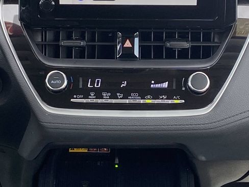 Certified 2026 Toyota Corolla Cross LE w/ Moonroof Package FWD image 32