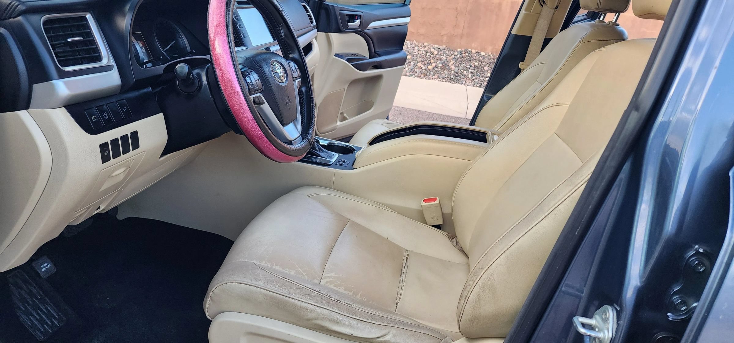 Used 2018 Toyota Highlander XLE AWD/4WD image 14