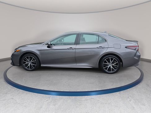 Used 2024 Toyota Camry SE FWD image 8