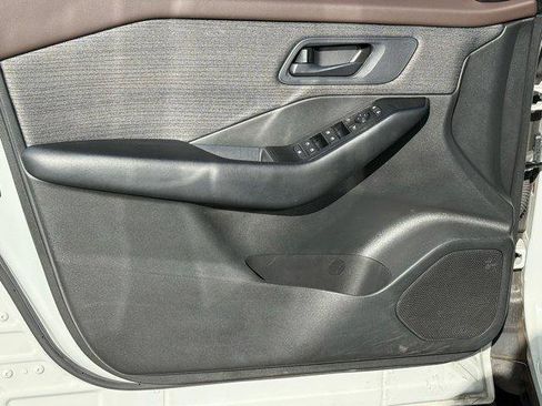 Used 2023 Nissan Rogue S image 18