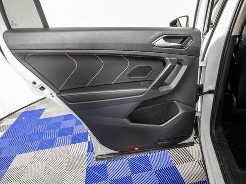 Used 2023 Volkswagen Tiguan SE FWD image 17