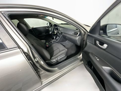 Used 2017 Kia Optima LX w/ Option Group 014 FWD image 29