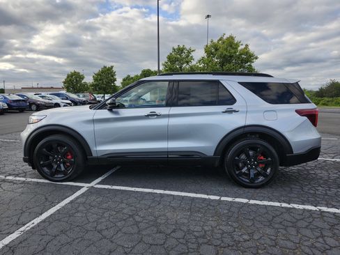 Used 2022 Ford Explorer ST w/ Equipment Group 401A AWD/4WD image 16