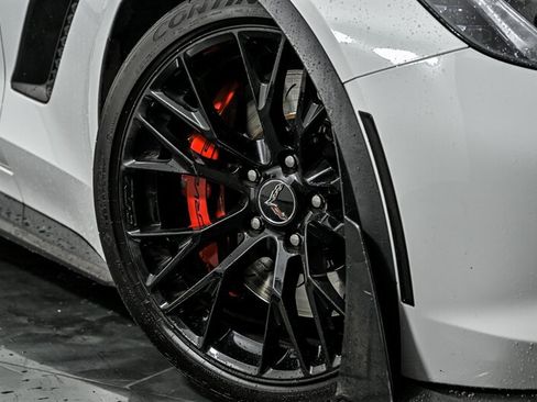 Used 2016 Chevrolet Corvette Z06 RWD image 3