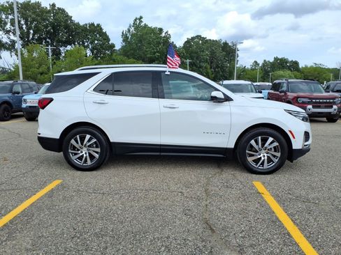 Used 2022 Chevrolet Equinox Premier AWD/4WD image 9