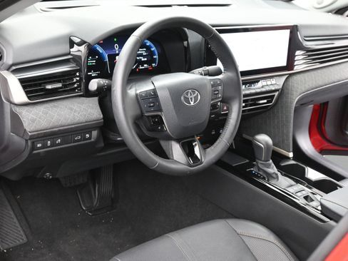 Used 2025 Toyota Camry XLE w/ Premium Package FWD image 12