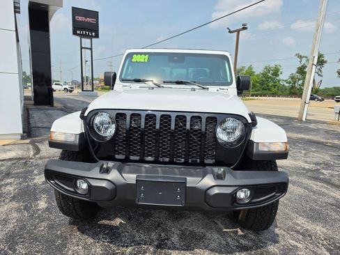 Used 2021 Jeep Gladiator Sport AWD/4WD image 2