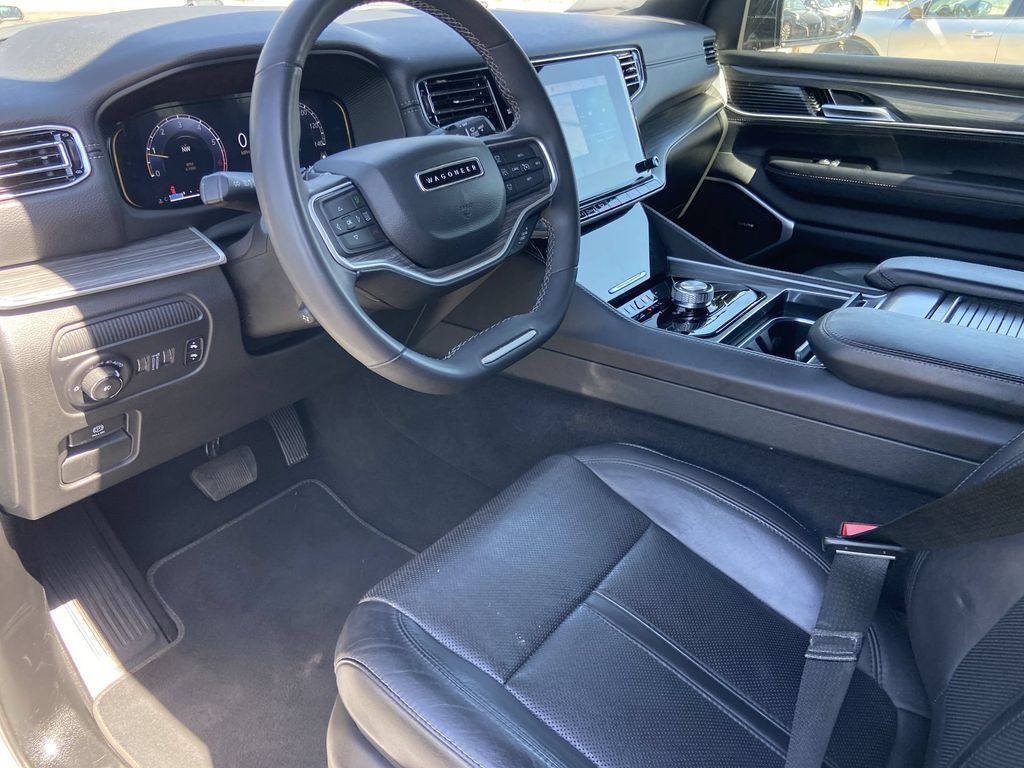 Used 2024 Jeep Wagoneer Series II w/ Flexible Seating Group RWD image 6