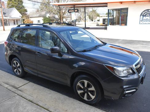 Used 2018 Subaru Forester 2.5i Premium w/ All-Weather Package image 40