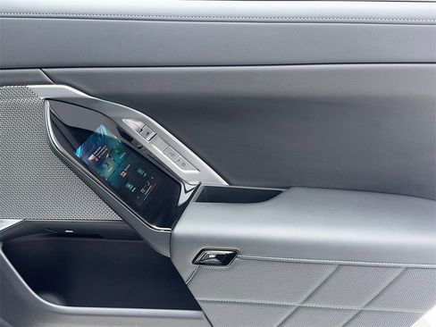 Used 2025 BMW 740i image 51