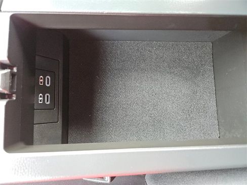 Used 2024 Toyota Prius LE image 29