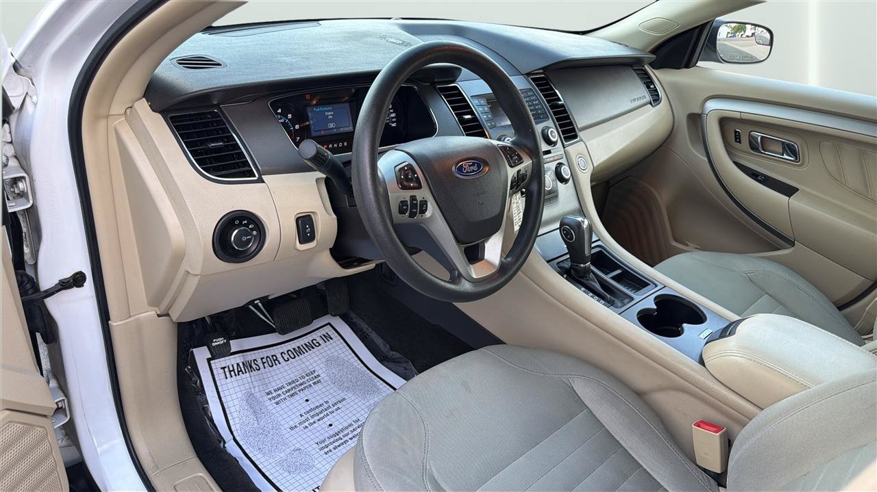 Used 2016 Ford Taurus SE FWD image 17