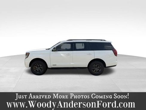 Used 2025 Ford Expedition Tremor AWD/4WD image 3