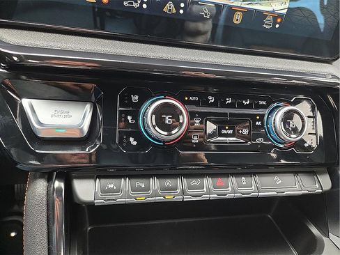 Used 2024 GMC Sierra 1500 AT4 w/ Technology Package image 14