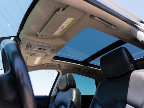 Used 2015 Cadillac SRX Luxury w/ Driver Awareness Package image 37