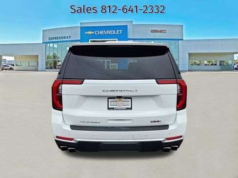 Used 2025 GMC Yukon XL Denali image 6
