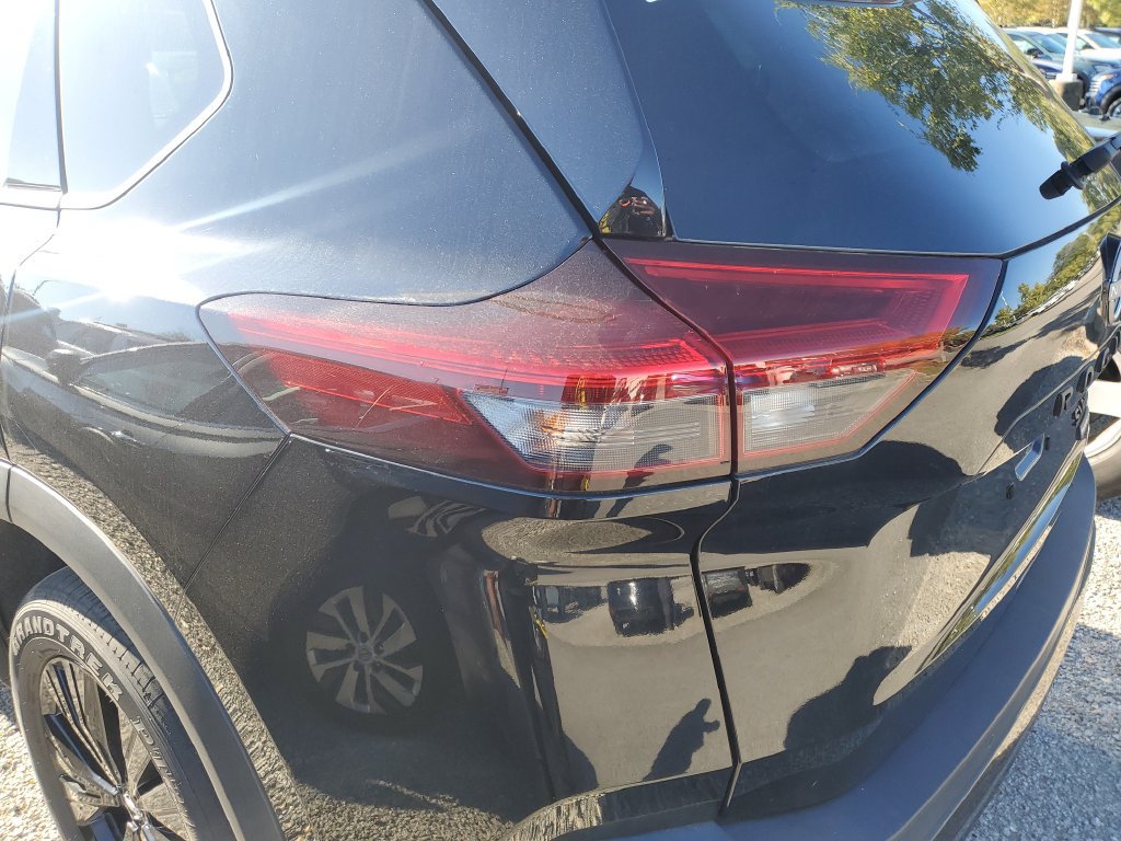 Certified 2023 Nissan Rogue SV w/ SV Premium B Package AWD/4WD image 15