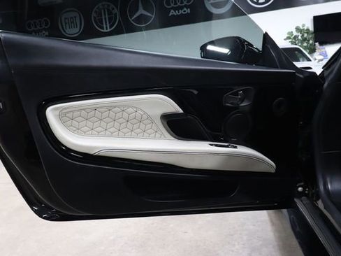 Used 2019 Aston Martin DBS Superleggera RWD image 9