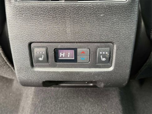 Used 2023 Mitsubishi Outlander AWD image 20