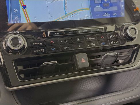 Used 2021 Toyota Highlander Platinum AWD/4WD image 22