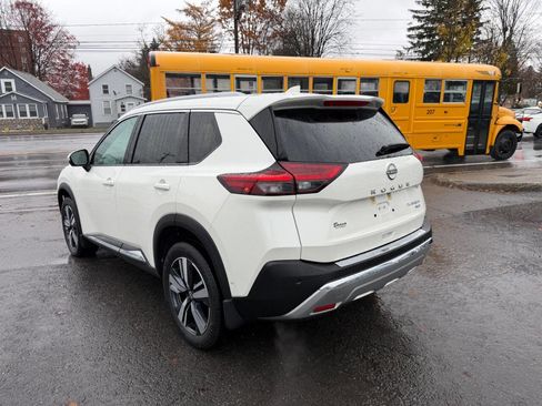 Used 2023 Nissan Rogue Platinum w/ Platinum Premium Package image 3