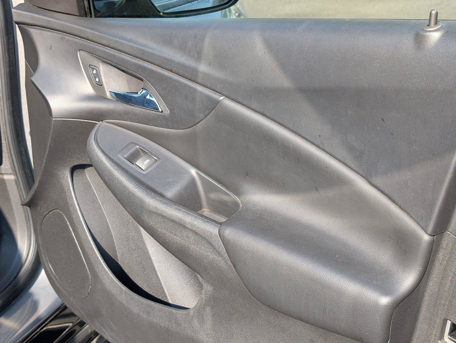 Used 2017 Chevrolet Volt LT FWD image 38