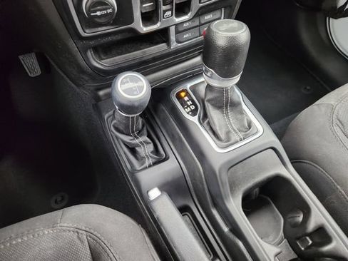 Used 2023 Jeep Wrangler Unlimited Sahara w/ Cold Weather Group AWD/4WD image 19