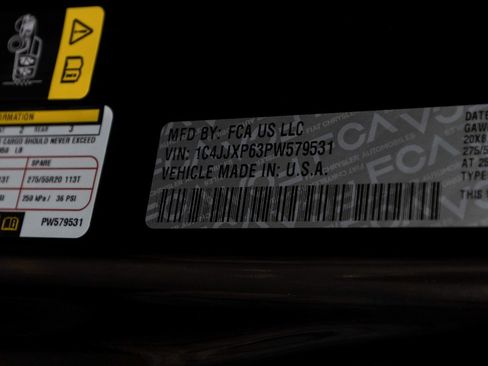 Used 2023 Jeep Wrangler Unlimited Sahara w/ Cold Weather Group image 12