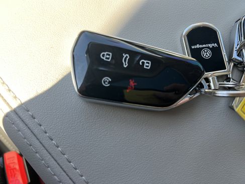 Used 2024 Volkswagen Atlas SE w/ Panoramic Sunroof Package image 34