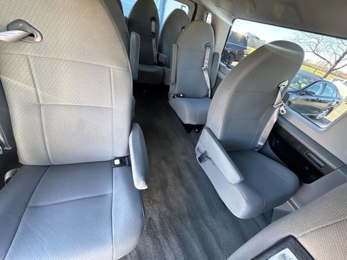 Used 2012 Ford E-350 and Econoline 350 XLT image 21