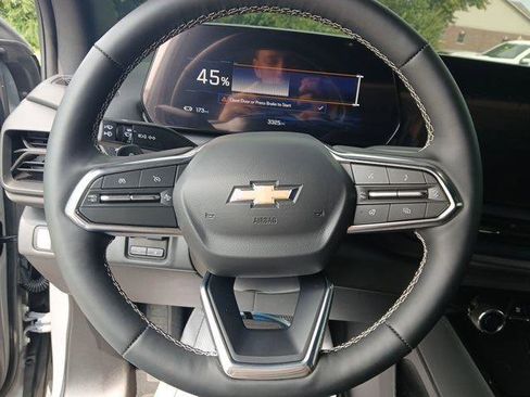 New 2025 Chevrolet Silverado EV LT image 15