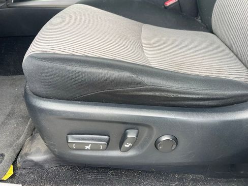 Used 2014 Toyota 4Runner SR5 AWD/4WD image 5