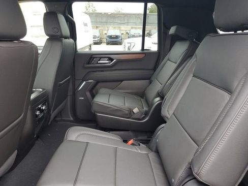 New 2026 GMC Yukon XL Denali w/ Sun & Power Step Package AWD/4WD image 11
