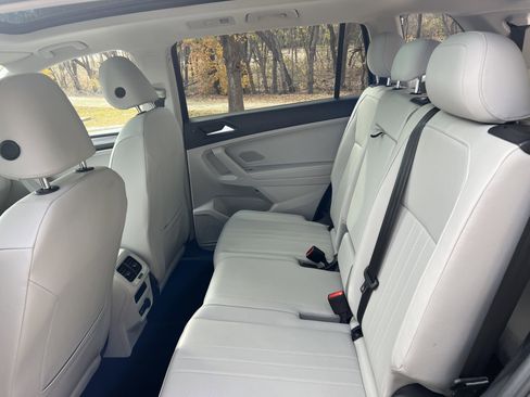 Certified 2023 Volkswagen Tiguan SE w/ Panoramic Sunroof Package image 30