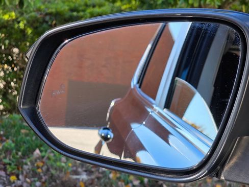 Used 2018 Toyota RAV4 XLE w/ Plus Extra Value Package AWD/4WD image 9