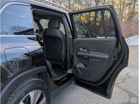 Used 2023 Mercedes-Benz EQB 300 4MATIC image 12