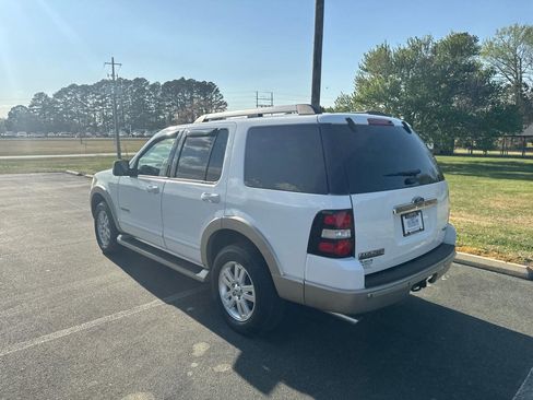 Used 2006 Ford Explorer Eddie Bauer image 8