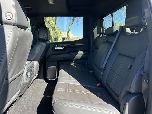 Used 2025 Chevrolet Silverado 1500 High Country w/ High Country Premium Package image 9