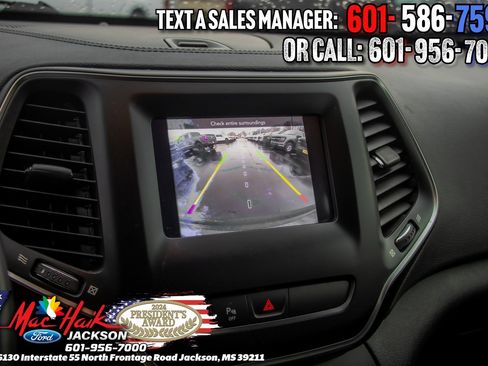 Used 2019 Jeep Cherokee Latitude Plus image 17