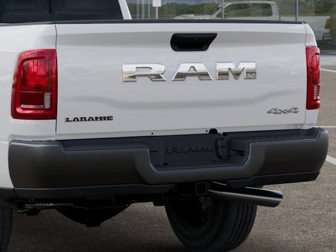 New 2026 RAM 2500 Laramie AWD/4WD image 14